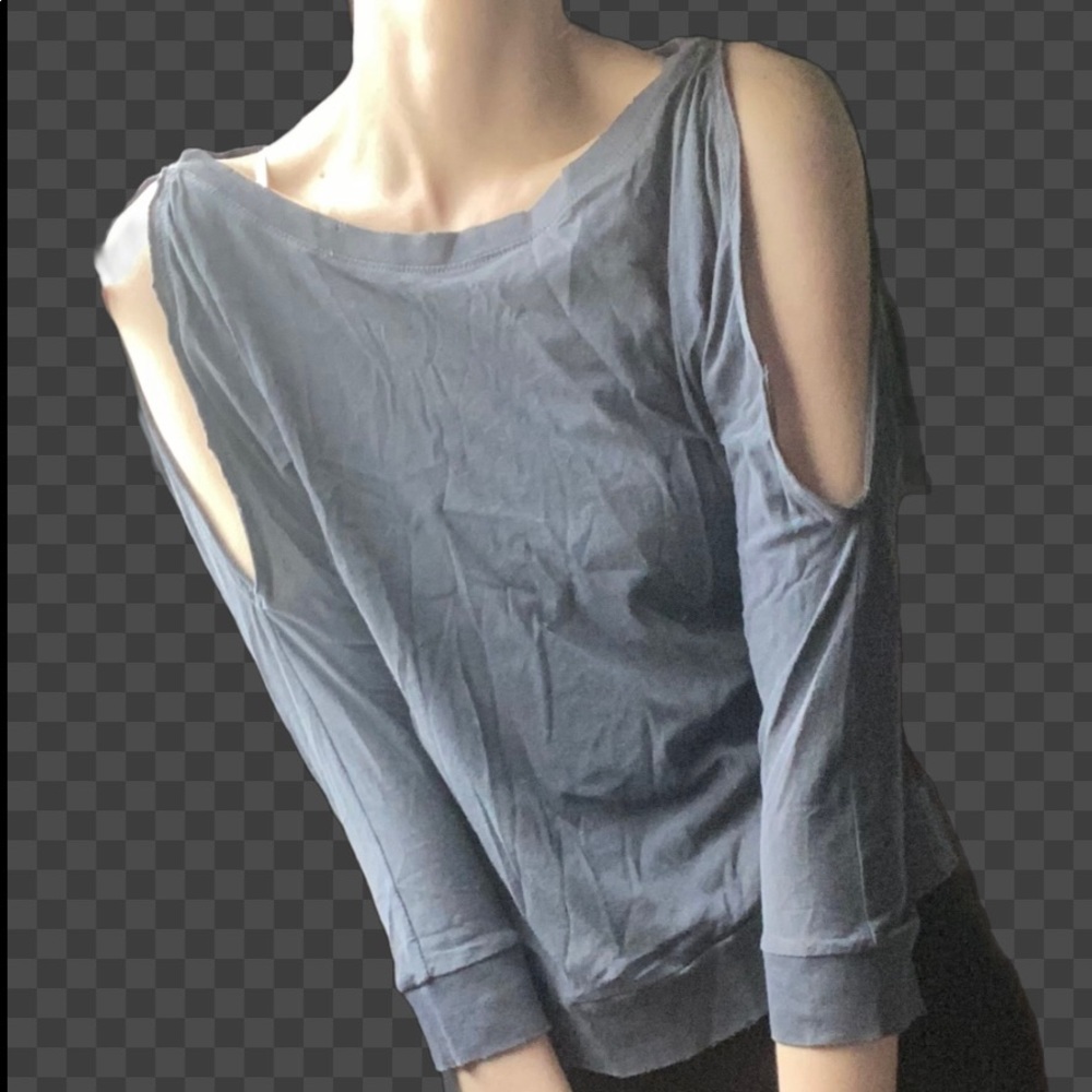 XS cold shoulder top